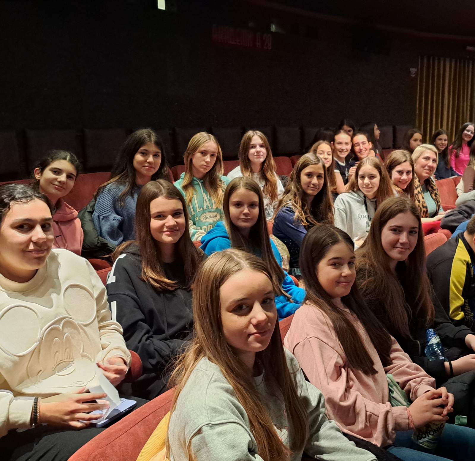 IMG-6f8464bc33dec8d781babc4c55e100ac-V