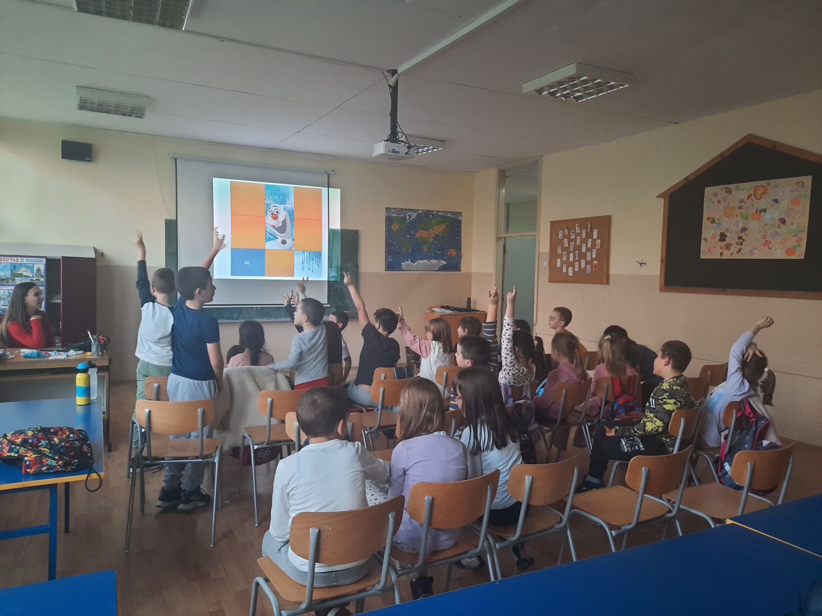 IMG-e6eeab37407b4be888317238f7d1f349-V