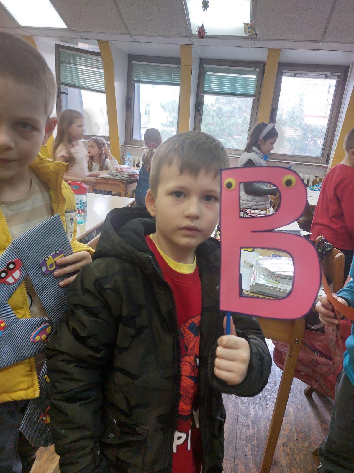 IMG-e2ffacaa2ae9d9ba40b7776494896b72-V