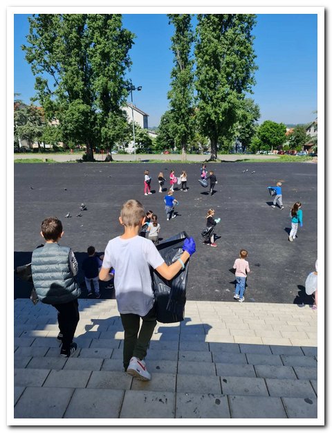 IMG-4c4fac2412bba6697f46c7bd20b32eb8-V