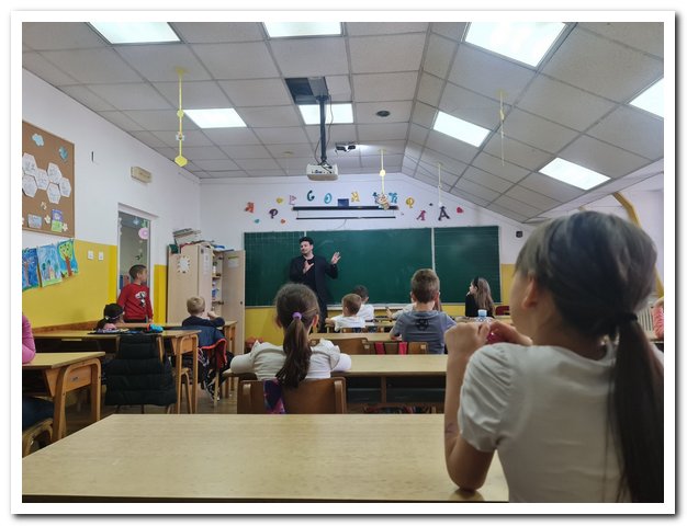 IMG-738ea403c0f60030d944d7666c153129-V