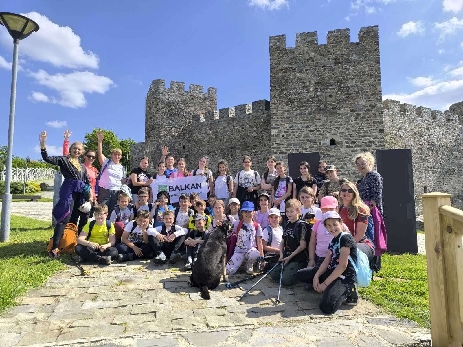 IMG-e7b6c71c3634e4f08342a80b1575192e-V